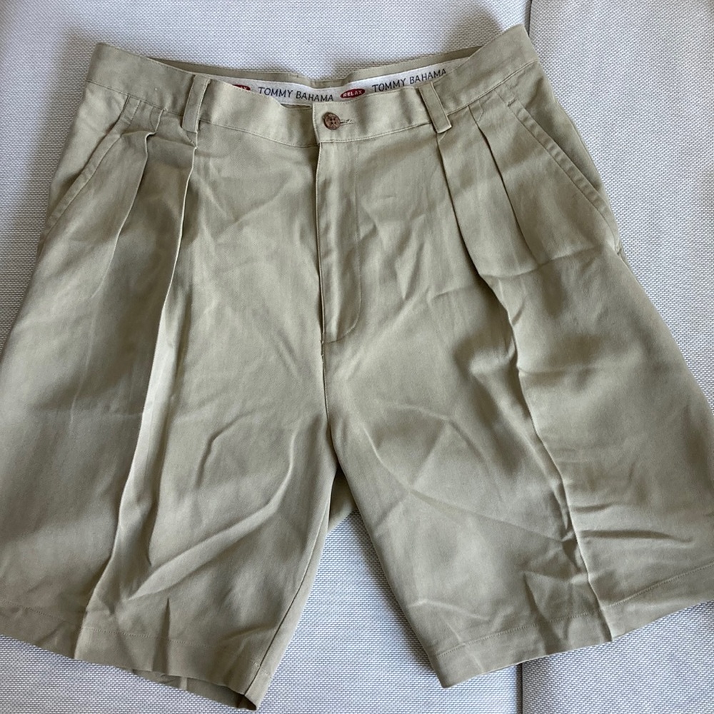 Tommy Bahama Mens 34 shorts